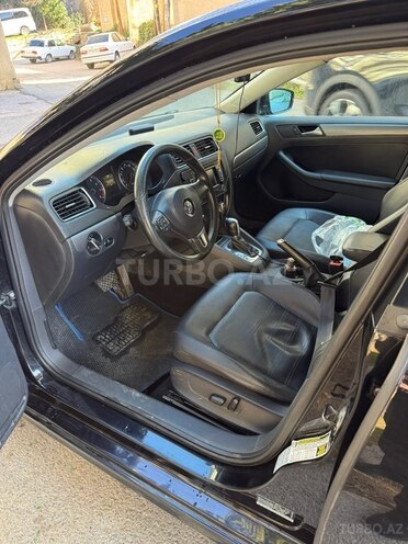 Volkswagen Jetta-15