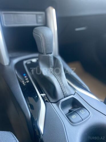 Toyota Corolla Cross-8