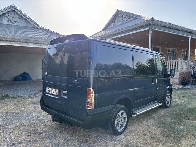 Ford Transit-14