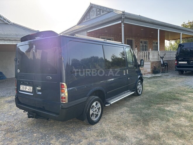 Ford Transit-6