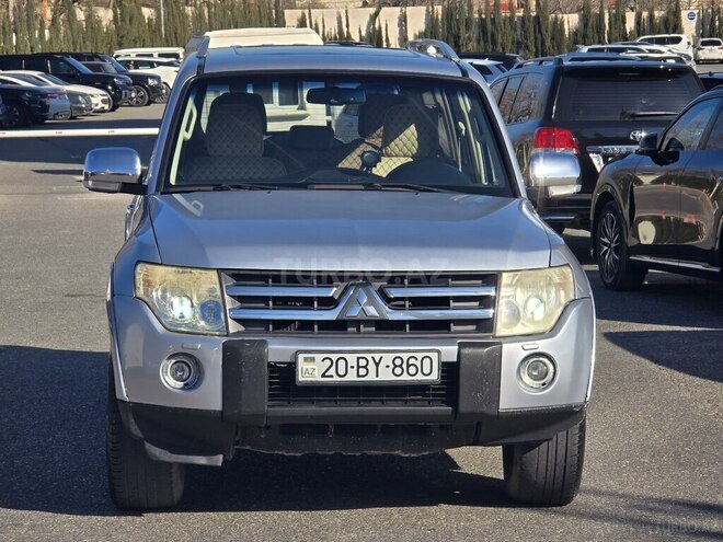Mitsubishi Pajero-1
