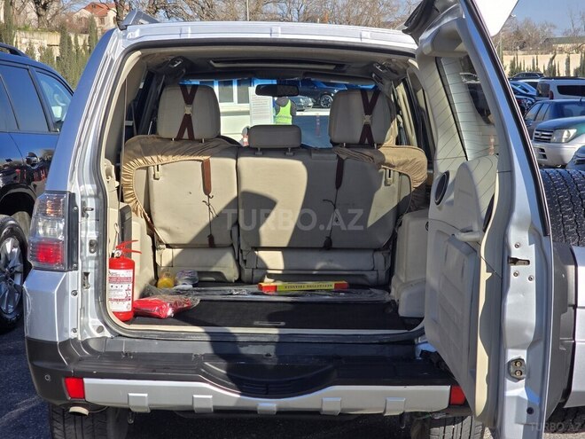 Mitsubishi Pajero-11