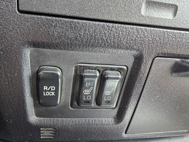 Mitsubishi Pajero-14