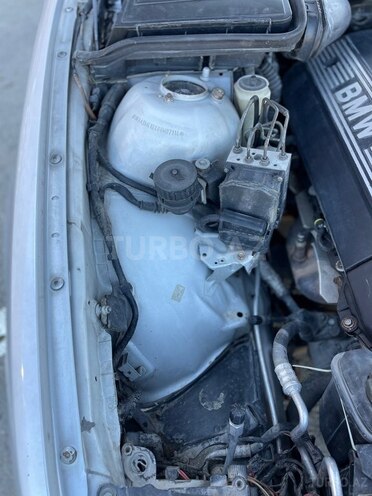 BMW 525 2000, 324,000 km - 2.5 l - Bakı