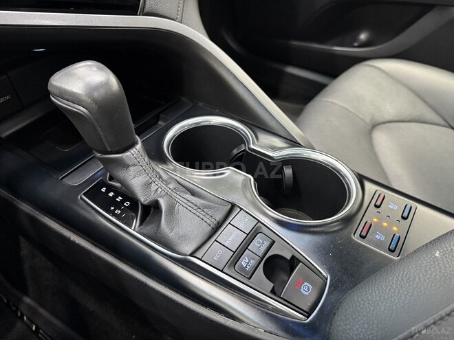Toyota Camry-16