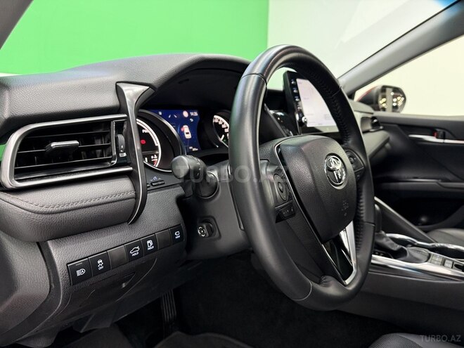 Toyota Camry-12