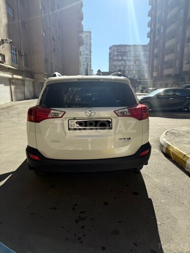 Toyota RAV4-9