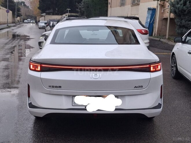 Changan Qiyuan A05 2025, 6,200 km - 1.5 л - Bakı