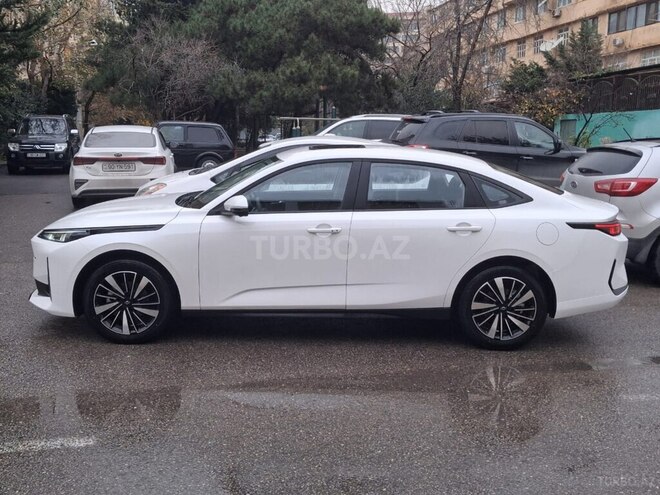 Changan Qiyuan A05 2025, 6,200 km - 1.5 л - Bakı