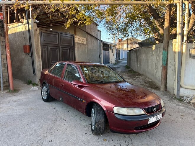 Opel Vectra 1996, 280,000 km - 1.6 l - Bakı