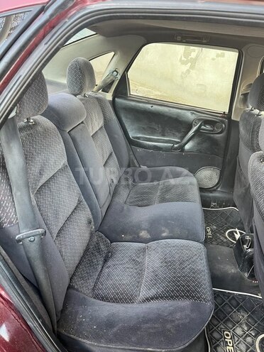 Opel Vectra 1996, 280,000 km - 1.6 l - Bakı