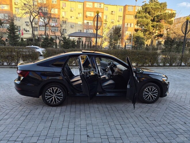Volkswagen Jetta-13