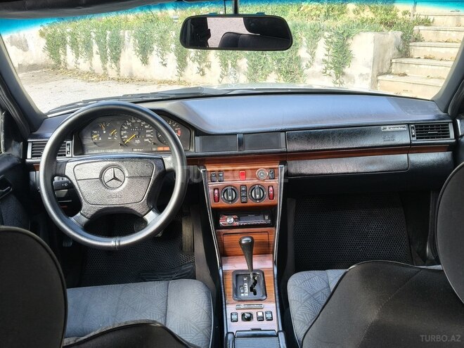 Mercedes 220 E 1995, 400,000 km - 2.2 l - Bakı