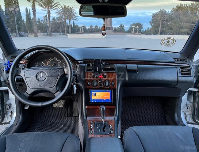 Mercedes E 230 1995, 375,800 km - 2.3 l - Gəncə