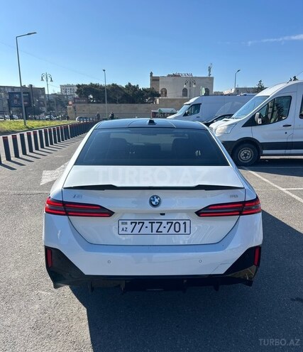 BMW i5 2024, 30,000 km - 0.0 l - Bakı
