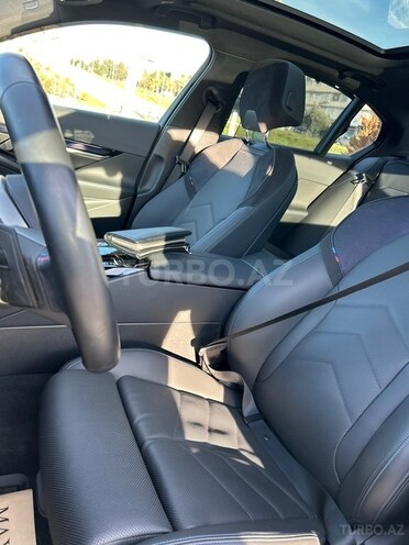 BMW i5 2024, 30,000 km - 0.0 l - Bakı