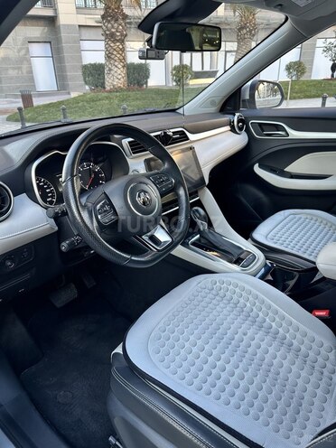 MG ZS-12