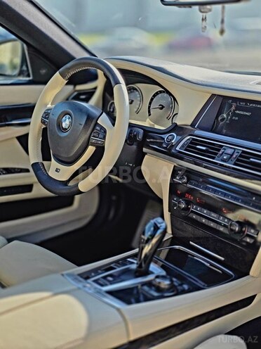 BMW 750-12