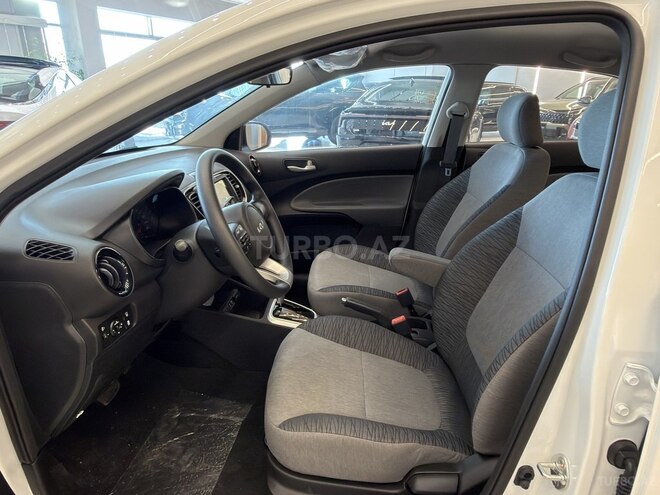 Kia Soluto-11