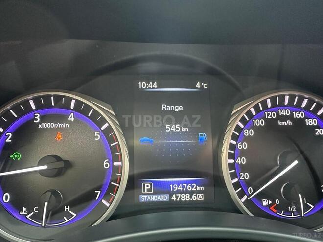 Infiniti Q50-3