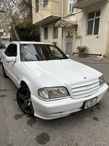 Mercedes C 200 2000, 253,000 km - 2.0 l - Bakı