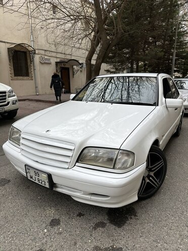 Mercedes C 200 2000, 253,000 km - 2.0 l - Bakı