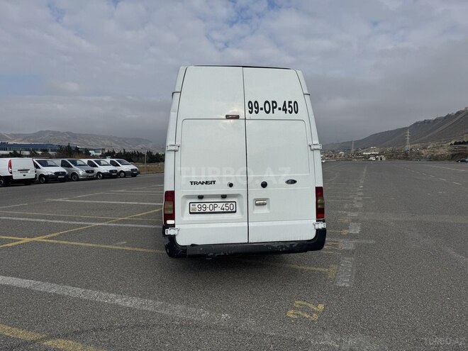 Ford Transit-4