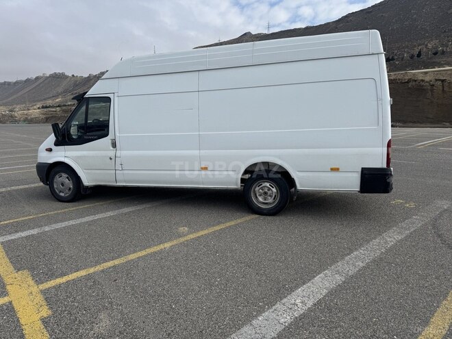 Ford Transit-5