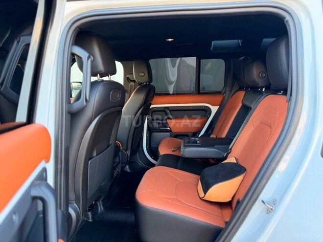 Land Rover Defender-5