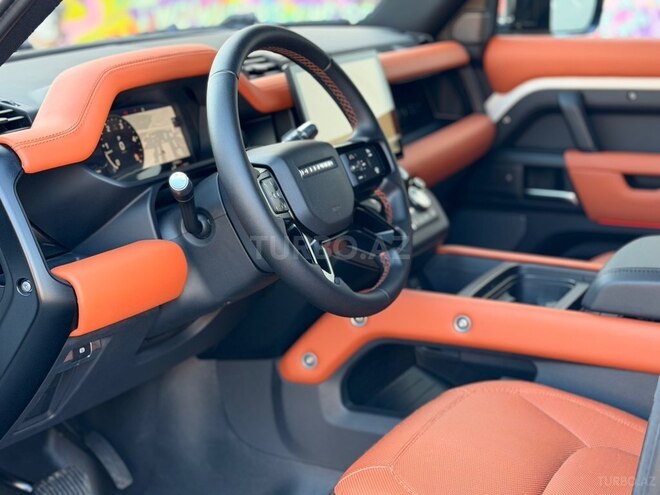 Land Rover Defender-6
