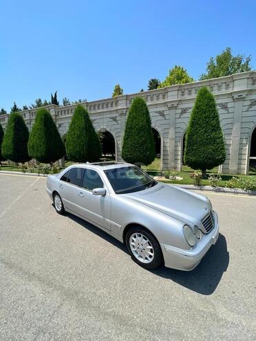 Mercedes E 220 2000, 739,848 km - 2.2 l - Gəncə