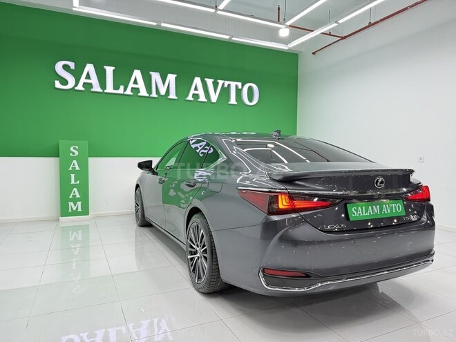 Lexus ES 300h-4