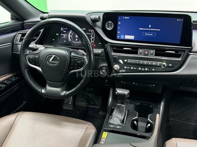 Lexus ES 300h-9