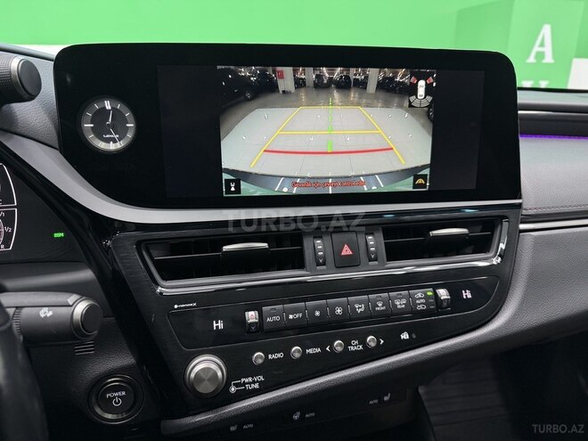 Lexus ES 300h-15