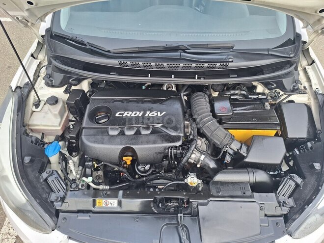 Hyundai Avante 2015, 220,000 km - 1.6 л - Bakı