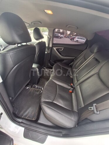 Hyundai Avante 2015, 220,000 km - 1.6 л - Bakı