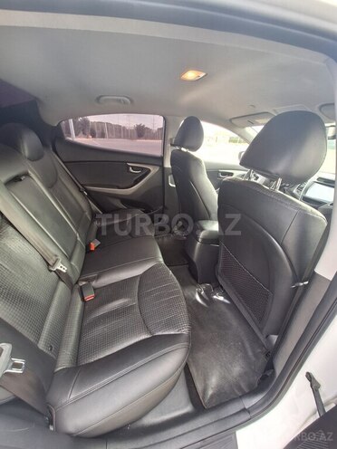 Hyundai Avante 2015, 220,000 km - 1.6 л - Bakı