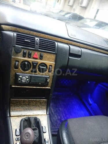 Mercedes E 200 1996, 525,235 km - 2.0 l - Bakı