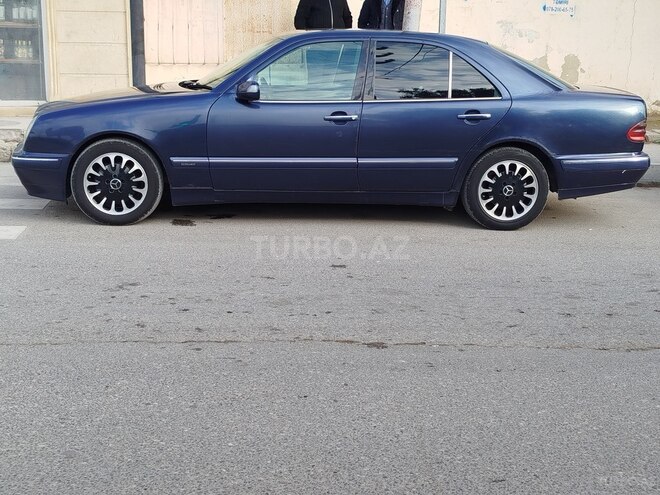 Mercedes E 220 2000, 566,000 km - 2.2 l - Bakı
