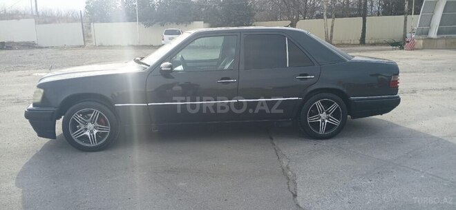 Mercedes E 220 1994, 321,456 km - 2.2 л - Bakı