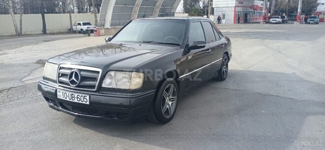 Mercedes E 220 1994, 321,456 km - 2.2 л - Bakı