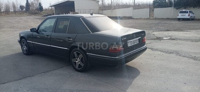 Mercedes E 220 1994, 321,456 km - 2.2 л - Bakı
