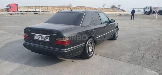 Mercedes E 220 1994, 321,456 km - 2.2 л - Bakı