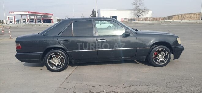 Mercedes E 220 1994, 321,456 km - 2.2 л - Bakı
