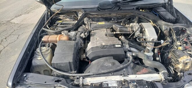 Mercedes E 220 1994, 321,456 km - 2.2 л - Bakı