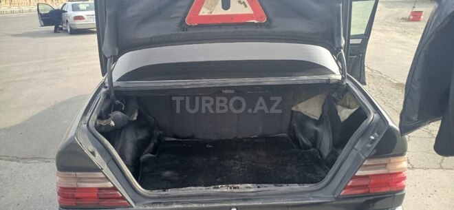 Mercedes E 220 1994, 321,456 km - 2.2 л - Bakı