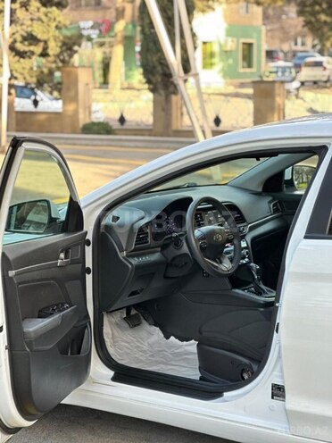 Hyundai Elantra 2019, 168,981 km - 2.0 l - Bakı
