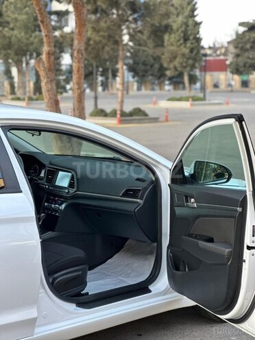 Hyundai Elantra 2019, 168,981 km - 2.0 l - Bakı