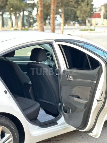 Hyundai Elantra 2019, 168,981 km - 2.0 l - Bakı