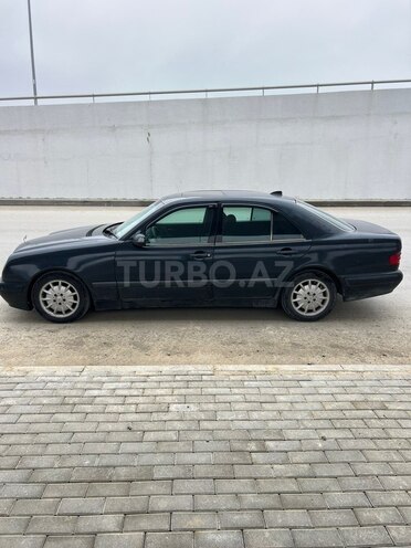 Mercedes E 240 1999, 458,000 km - 2.4 l - Bakı